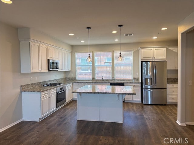 Building Photo - 17052 Independence Way