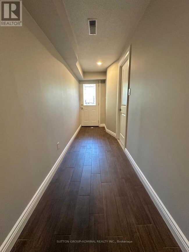 Building Photo - 2013 Carrera Ln