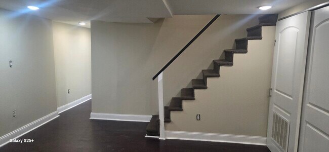 Foto del edificio - 215 E Walnut Park Dr