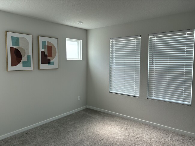 Foto del edificio - 10648 Waterfield Rd