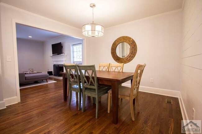 Building Photo - 467 Milledge Terrace