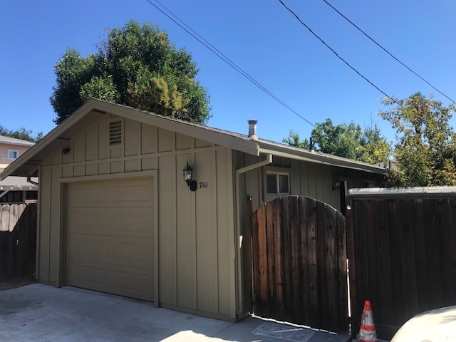 Building Photo - 7111 Rosanna St