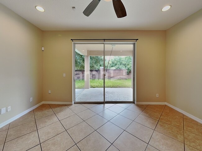 Building Photo - 1619 Lakelet Loop