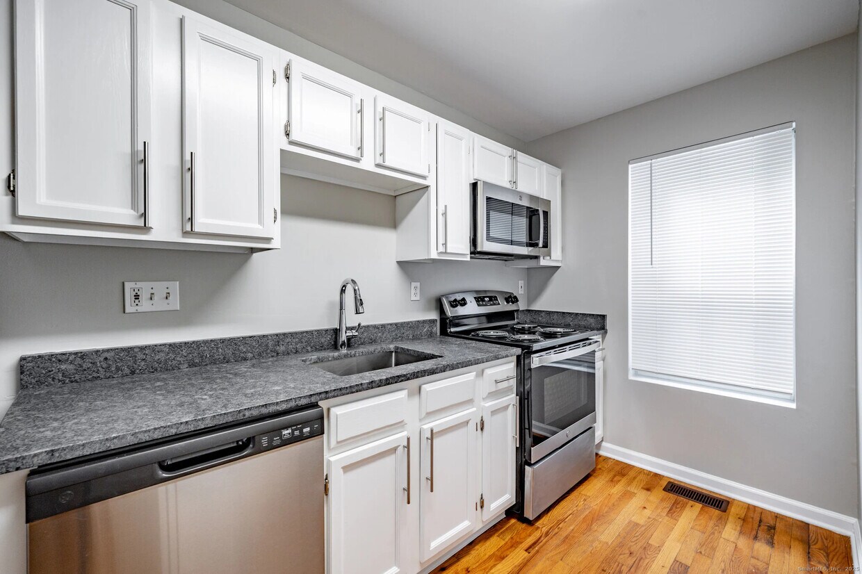 Foto principal - 68 W Main St