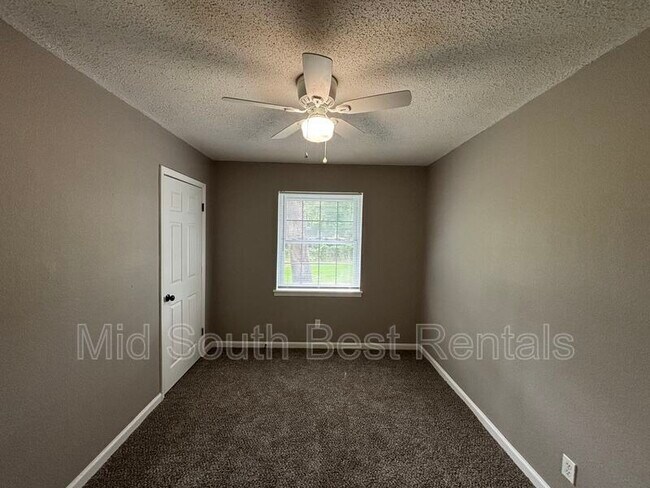 Building Photo - 616 Sorrells Dr
