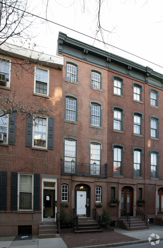Building Photo - 313 S 12th St
