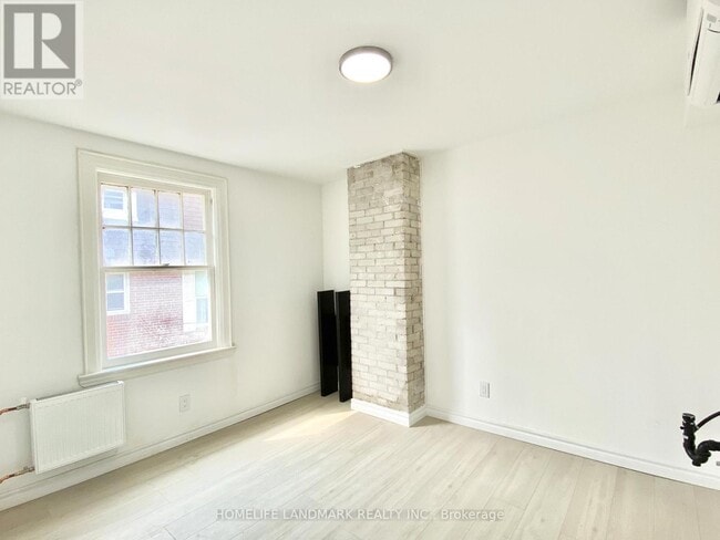 Building Photo - 18 Gifford St
