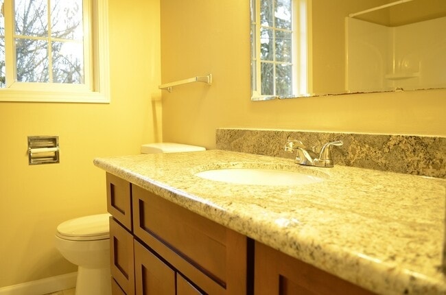 Building Photo - Updated 2-Story home with Day light basement. Big lot w/ RV & Boat parking