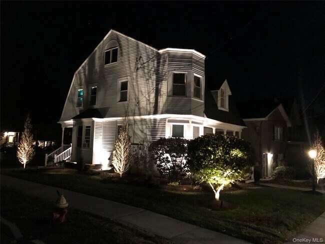 Foto del edificio - 60 Elysian Ave