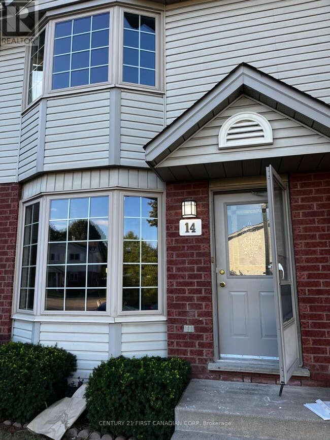 Building Photo - 70-70 Chapman Ct