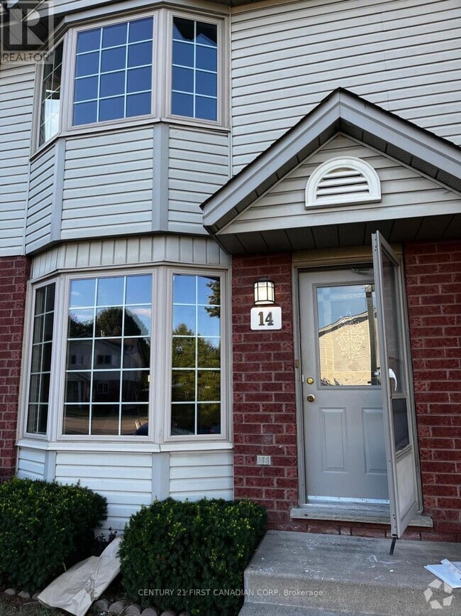Building Photo - 70-70 Chapman Ct