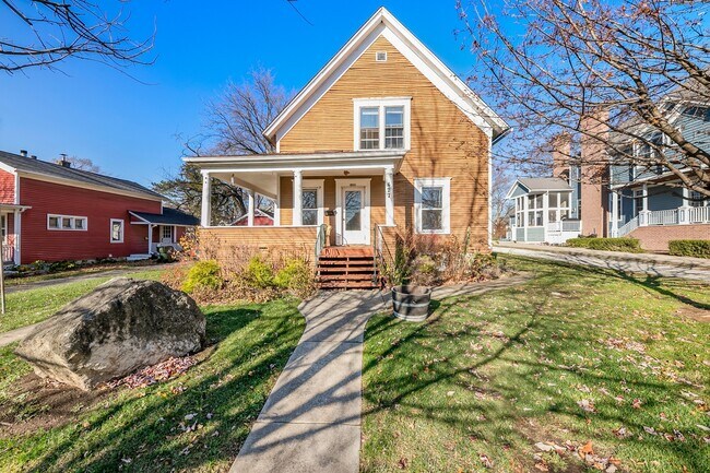 Building Photo - 427 W Jefferson Ave