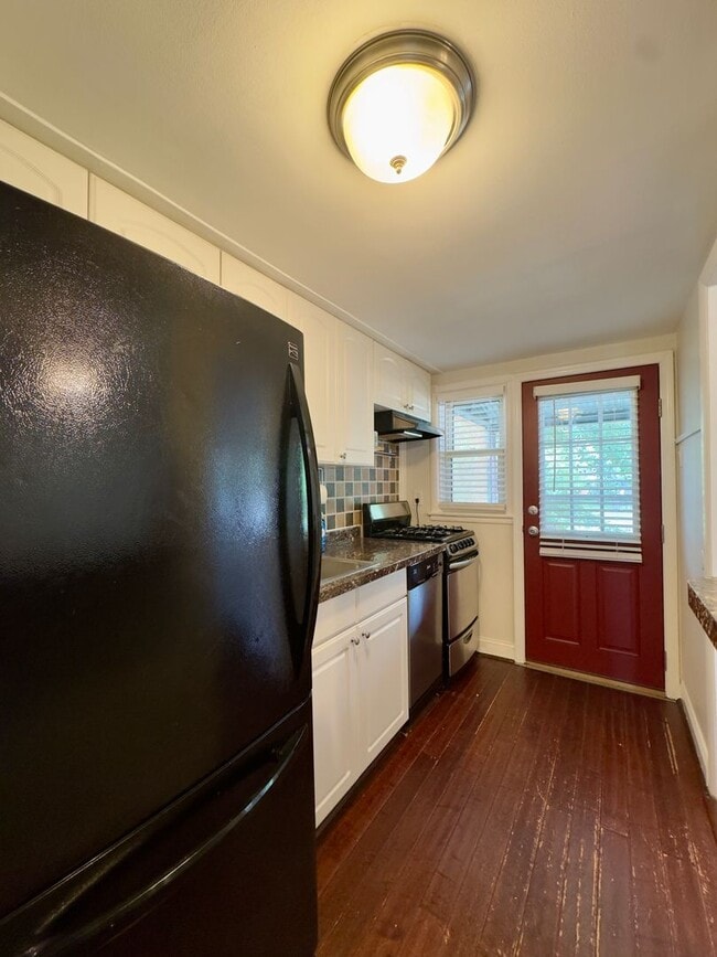Building Photo - Charming 3 Bedroom/2 Bathroom Townhome in Essex, Baltimore, MD!