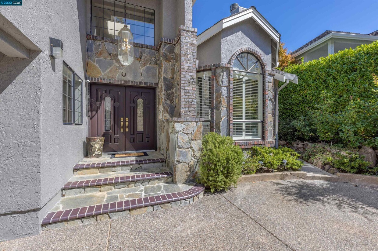 Foto principal - 676 Blue Spruce Dr