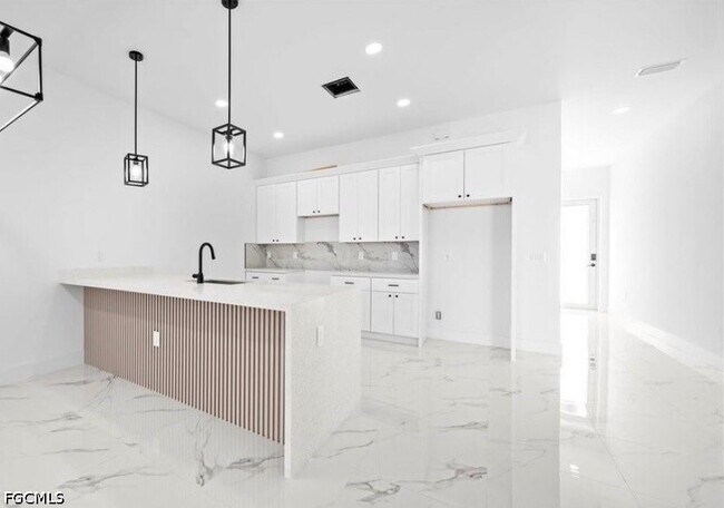 Foto del edificio - 913 NE 15th Ln