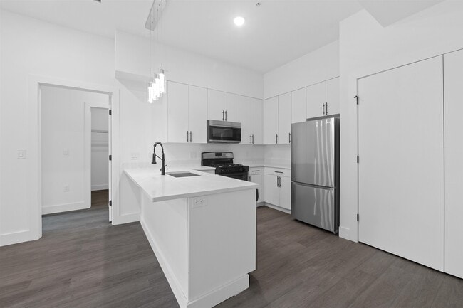 Building Photo - 425-429-429 Avenue C