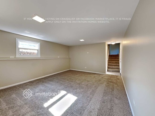 Building Photo - 2833 Briarwood Dr E