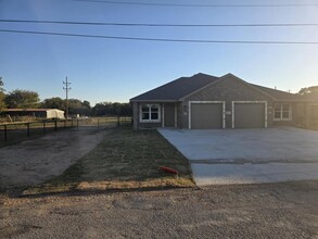 Building Photo - 175 Stillhouse Rd