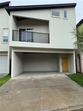 Building Photo - 1714 Nassau St