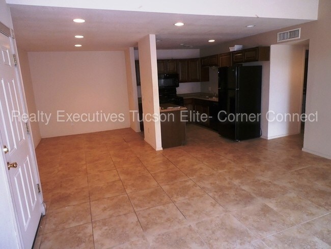 Foto del edificio - 810 S Langley Ave