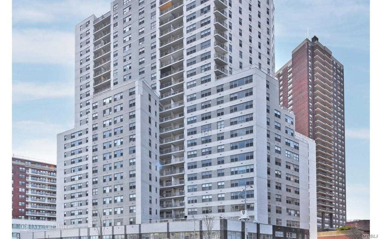 Foto principal - 125-10 Queens Blvd