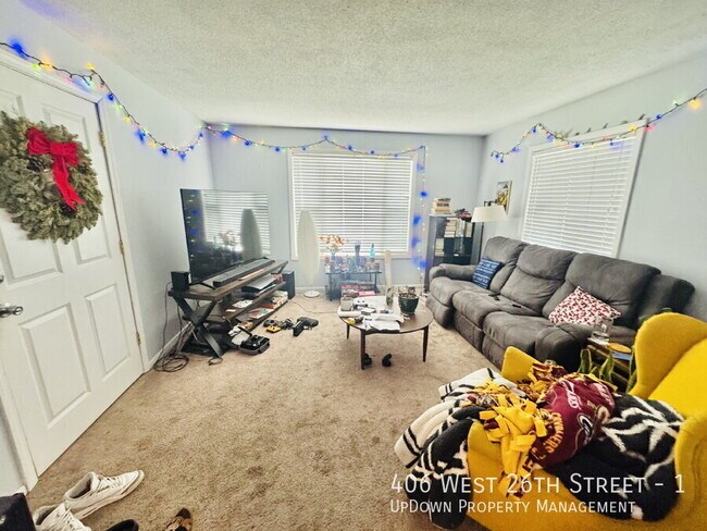 Foto del edificio - 406 W 26th St