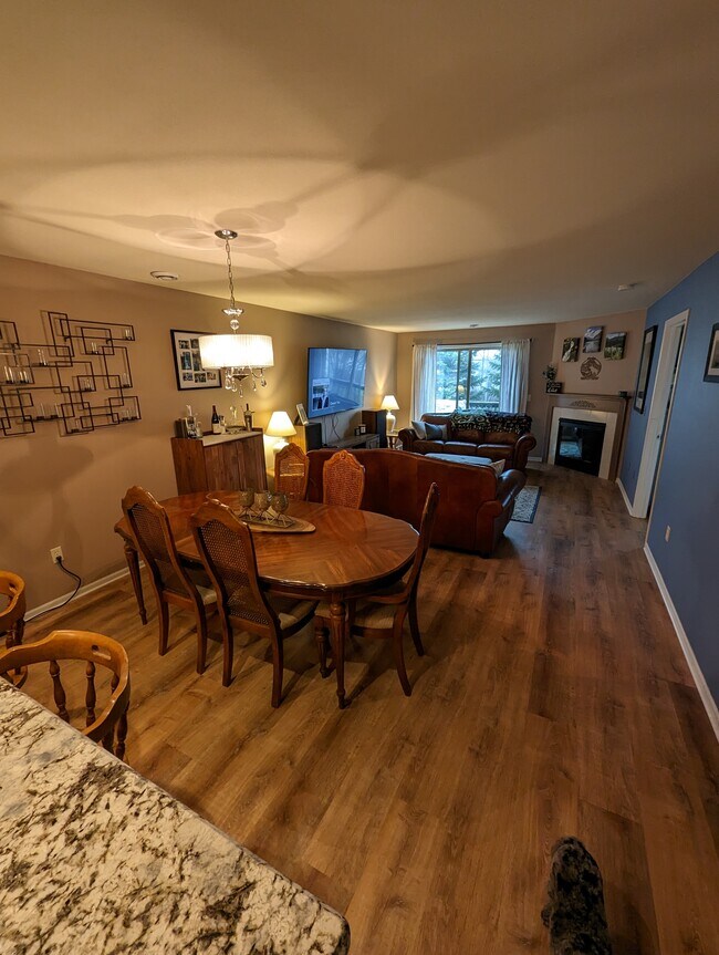 1540 Iroquois Ave Unit 1540, Grafton, WI 53024 Condo for Rent in