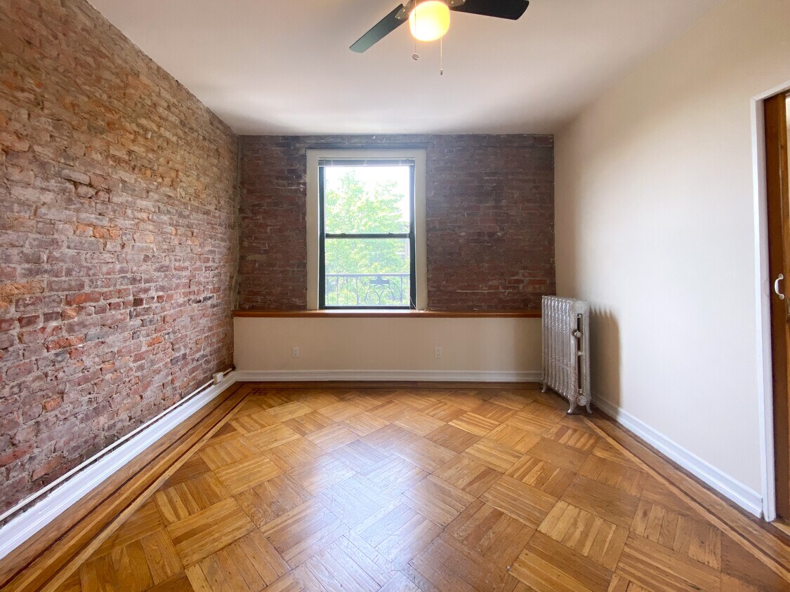 Primary Photo - 817 8th Ave