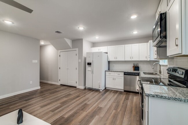 Photo - 5705 Breland St Apartment