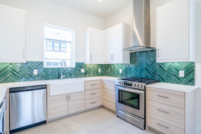 Building Photo - Beautiful New Construction Home in Edmond/...