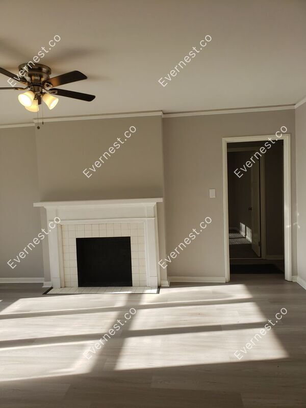 Building Photo - 4806 Woodmont Dr