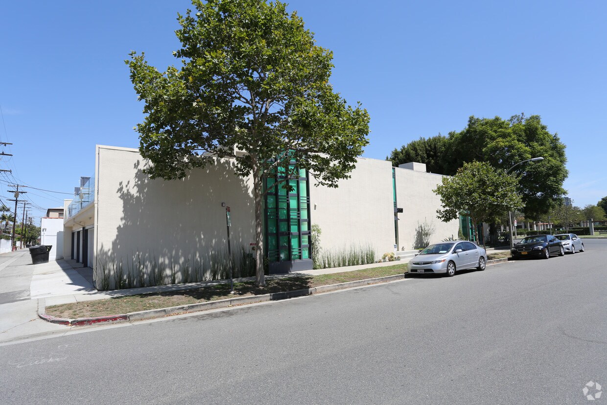 Primary Photo - 350 S McCarty Dr