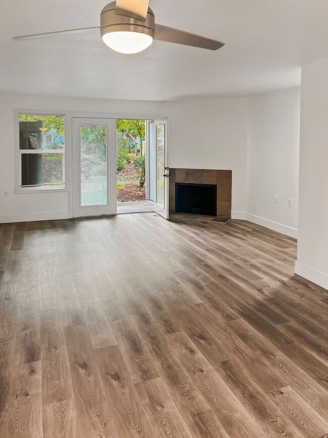 Interior Photo - Everett Cove