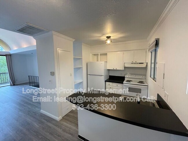 Foto del edificio - 851 SW Broadway Dr