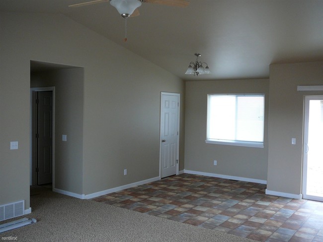 Building Photo - 3093 Hunters Ridge Loop