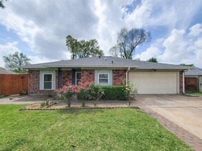 Building Photo - 12611 Dermott Dr