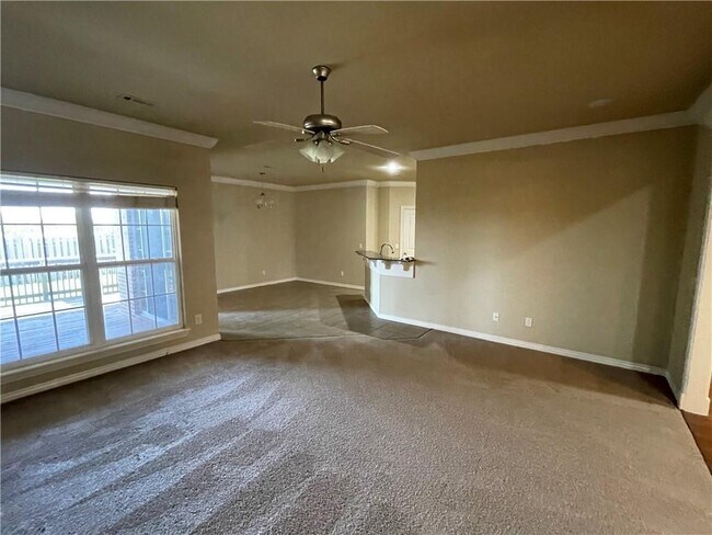 Foto del edificio - 2427 W McKinley Blvd