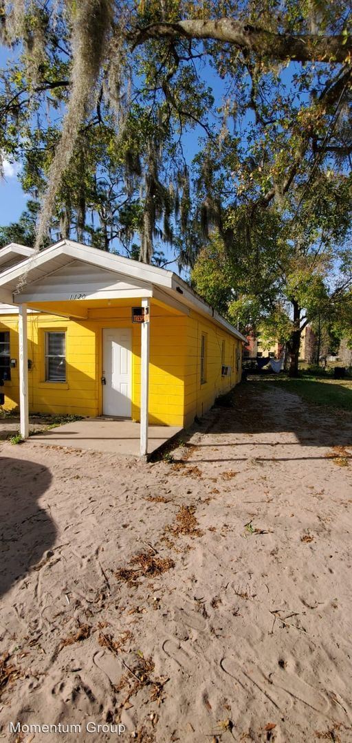 Building Photo - 1120-1122 Austin St