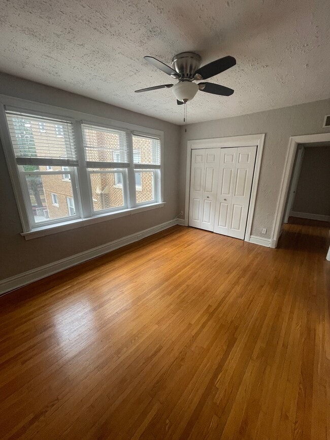Foto del edificio - 7553 Byron Pl