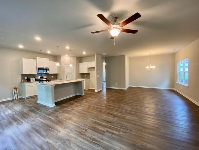 Building Photo - 3863 Clarington Dr