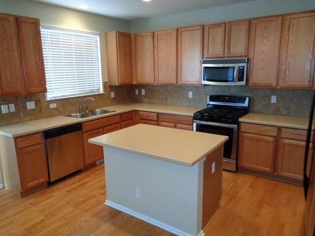 Foto del edificio - 124 N Flat Rock St