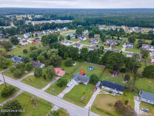 Foto del edificio - 295 Riggs Rd