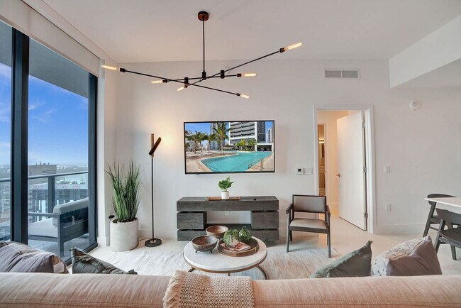 Foto del edificio - 601 NE 1st Ave