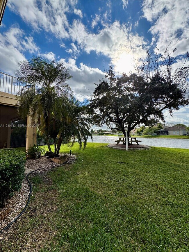 Foto del edificio - 16508 Turquoise Trail