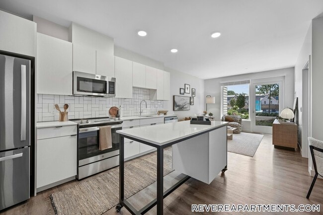 Building Photo - 328 Bank St