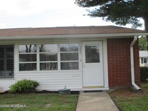 Building Photo - 365F Chesterfield Ct