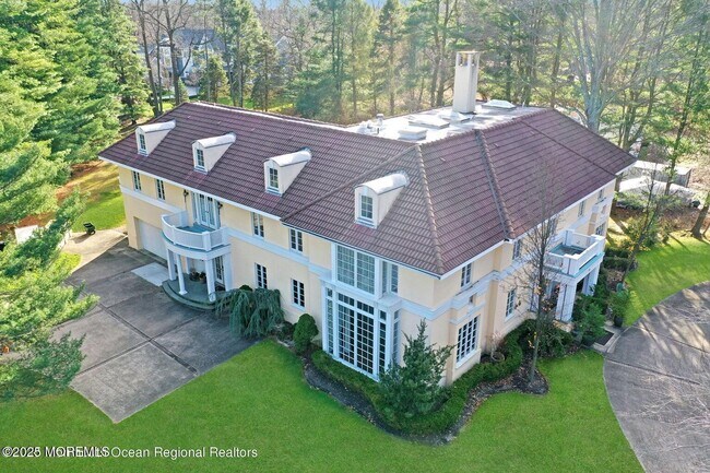 Building Photo - 758 Roseld Ave
