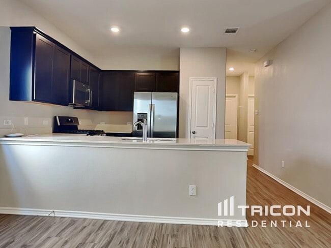 Building Photo - 217 Mica Trl