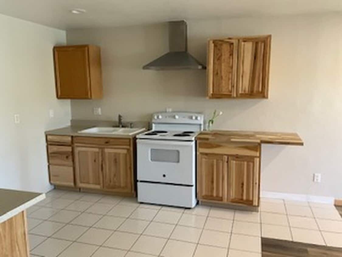 kitchen - 11 Buckskin Ct