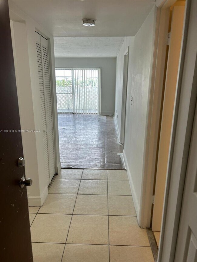 Building Photo - 488 NW 165th St